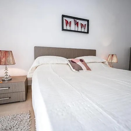 Seaview Flat In Mellieha's Heart