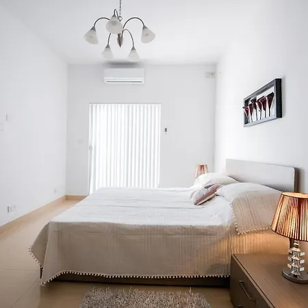 Seaview Flat In Mellieha's Heart Is-Sellum