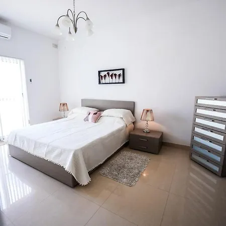 Seaview Flat In Mellieha's Heart * Is-Sellum