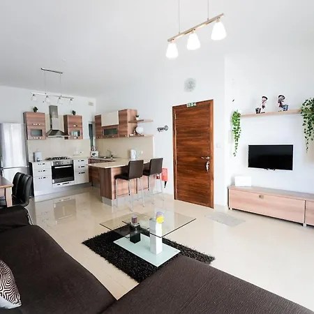 Seaview Flat In Mellieha's Heart Is-Sellum