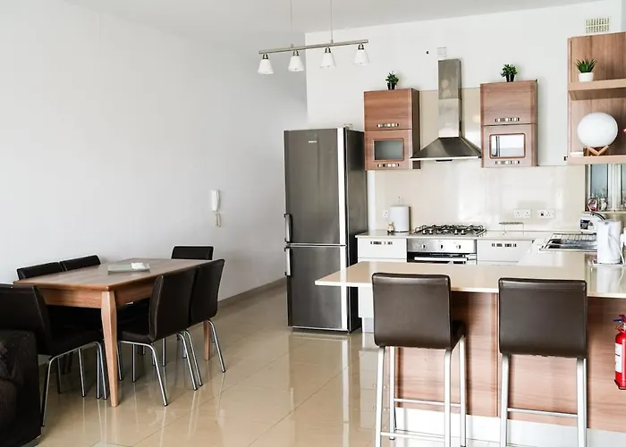 Seaview Flat In Mellieha's Heart