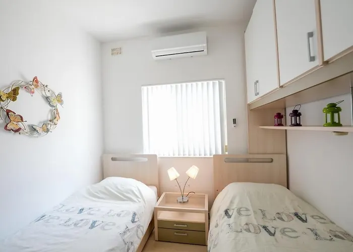 Seaview Flat In Mellieha's Heart * Is-Sellum