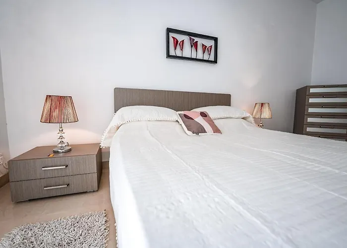 Seaview Flat In Mellieha's Heart