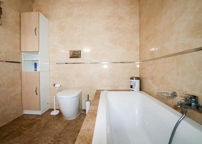 Seaview Flat In Mellieha's Heart 아파트 *