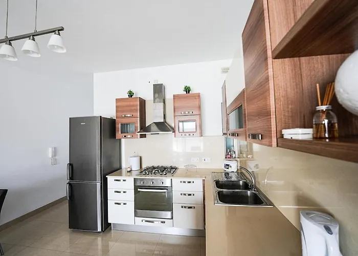 Seaview Flat In Mellieha's Heart *