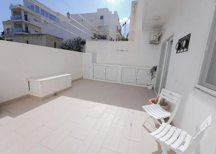 아파트 Seaview Flat In Mellieha's Heart