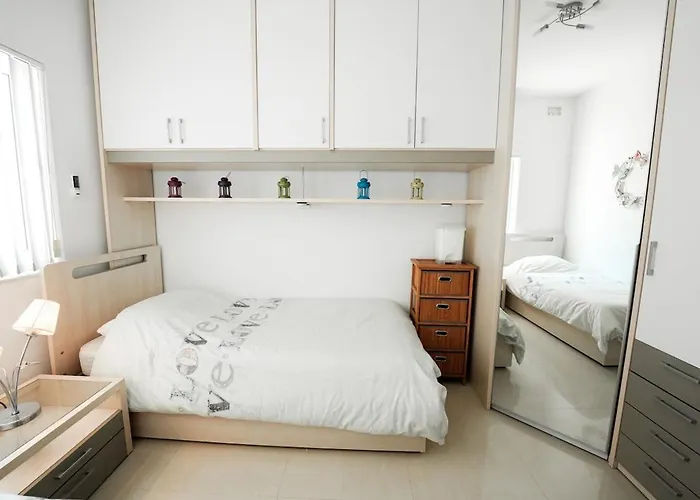 Seaview Flat In Mellieha's Heart *